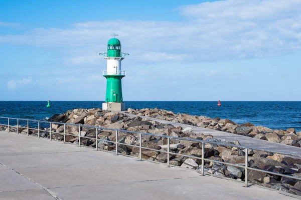 The mole on the Baltic Sea coast in Warnemuende, Germany — Stock Photo, Image