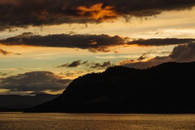 Norveç'te Storfjord için akşam görüntüleyin