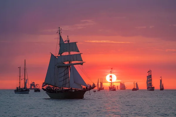 Sailing ships on the Baltic Sea in Rostock — Stock Photo, Image