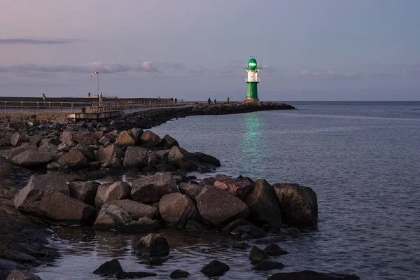 Toupeira na costa do Mar Báltico em Warnemuende — Fotografia de Stock