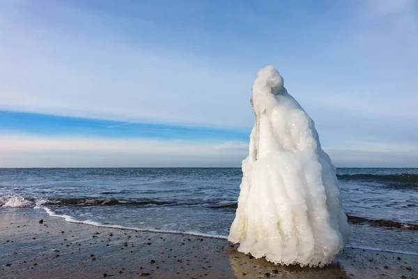 Winter op de kust van de Baltische Zee — Stockfoto