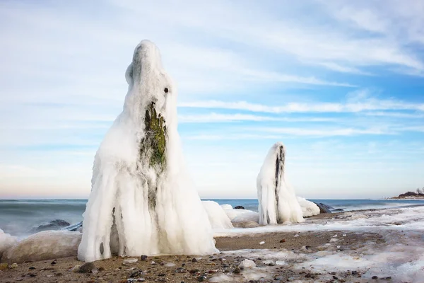 Inverno sulla riva del Mar Baltico — Foto Stock