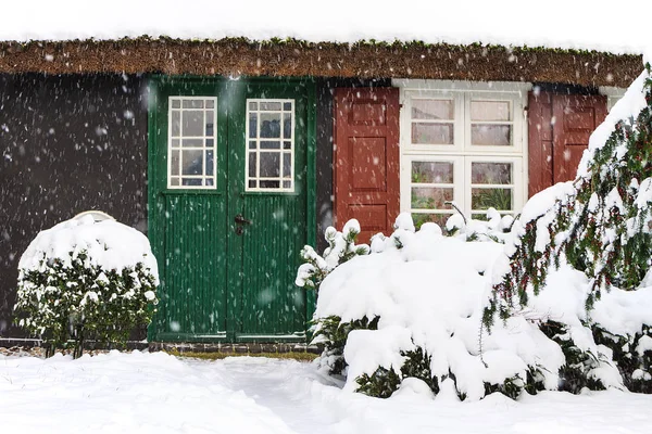 Building in winter time in Ahrenshoop, Germany — Stock Photo, Image