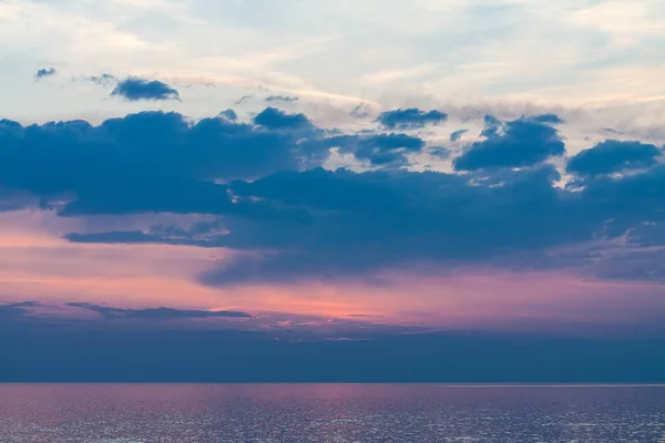 Avond op de kust van de Baltische Zee — Stockfoto