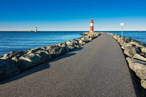 Крот на побережье Балтийского моря в Варнемуэнде — стоковое фото