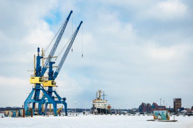 Almanya 'nın Rostock limanında kış mevsimi