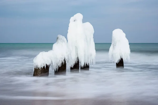 Zima na pobřeží Baltského moře v Kühlungsborn, Německo — Stock fotografie