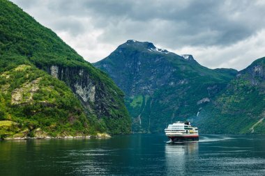 Norveç'te geirangerfjord göster