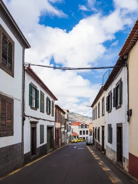 Building and street in Funchal on the island Madeira, Portugal — Stock Photo, Image