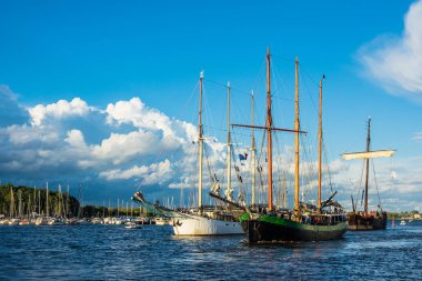 Rostock, Almanya 'daki Hanse Yelkenlisinde Rüzgâr Bozucu.