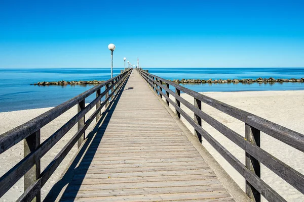 Wustrow, Almanya 'da Baltık Denizi kıyısında bir rıhtım.