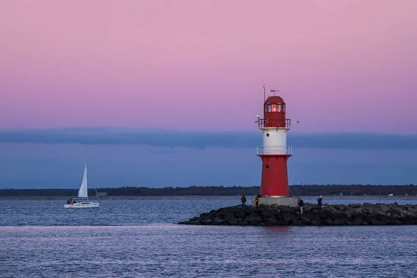 Talpa Barca Vela Sulla Riva Del Mar Baltico Warnemuende Germania — Foto Stock