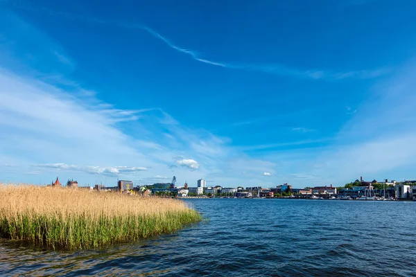 Vista Sobre Río Warnow Ciudad Hanseática Rostock Alemania — Foto de Stock