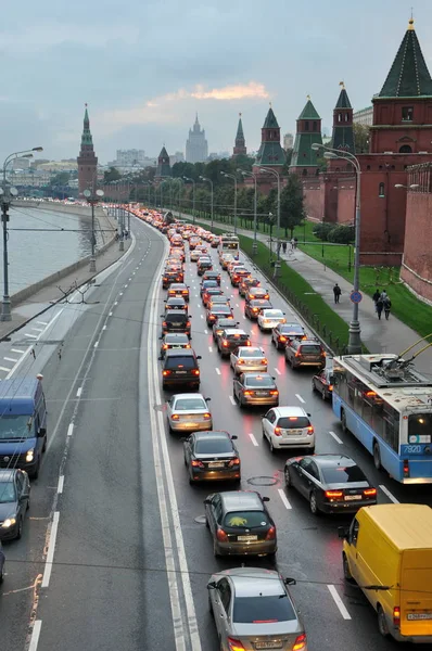 モスクワの夜の交通 — ストック写真