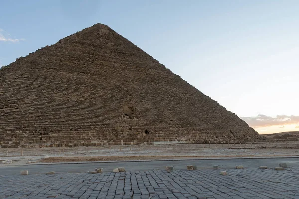 Nadie cerca de la Gran Pirámide de Giza (también conocida como la Pirámide) —  Fotos de Stock