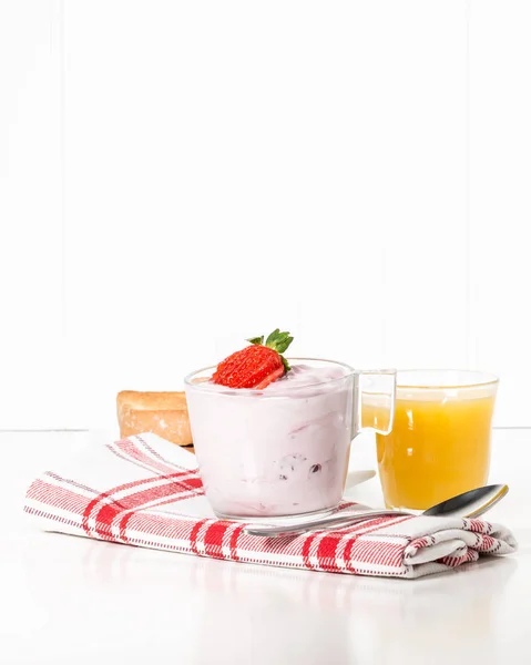Yogurt Cup Portrait — Stock Photo, Image