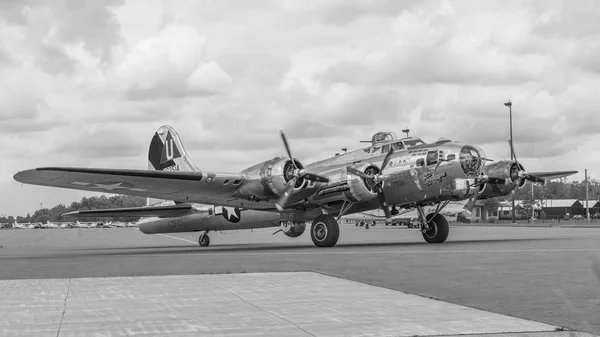 Forteresse Volante Images Libres De Droit Photos De Forteresse Volante Depositphotos