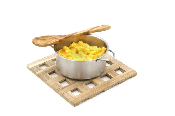 Pot Van Romige Macaroni Kaas Gefotografeerd Een Witte Achtergrond Met — Stockfoto