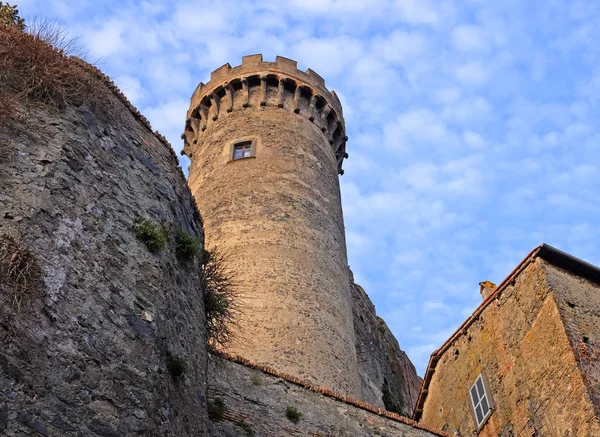 Torre do castelo em bracciano, itália — Fotografia de Stock