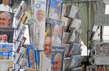 Takvimler gibi ürünler merchandising için Papa Francis, son zamanlarda Roma Katolik Kilisesi'nin başı olarak seçildi popüler bir konu olduğunu