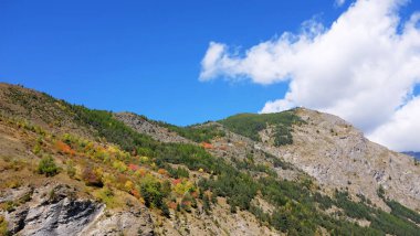 Sonbaharda Frejus sınır arasında İtalya ve Fransa Alpleri'nde