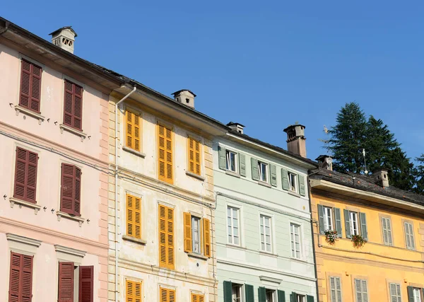 Típicas Casas Coloridas Plaza Principal Una Tarde Soleada San Guillio —  Fotos de Stock