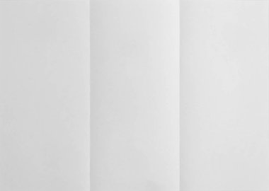 üç beyaz kağıdın katlandığında