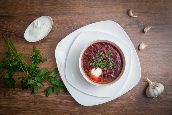 Rote Borschtsch Suppe Mit Dill Weißer Schüssel — Stockfoto