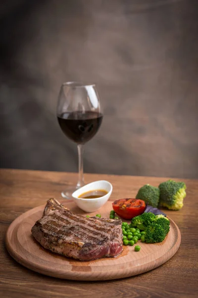 Filete Con Verduras Parrilla Condimento Plato Servir — Foto de Stock