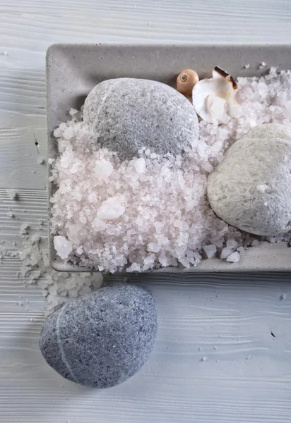 Sól morska z kamieni i muszli — Zdjęcie stockowe