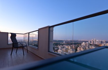 balkon modern şehir merkezinde