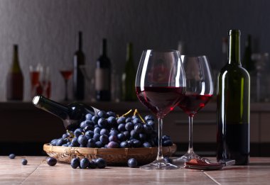 Bir kadeh kırmızı şarap. 