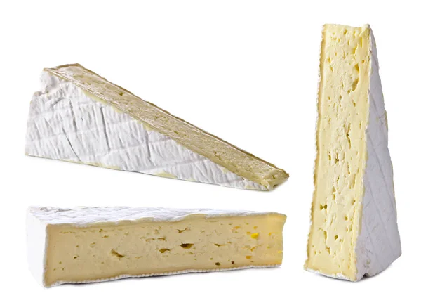 Бри сыр на белом фоне — стоковое фото