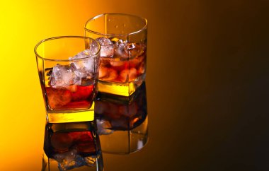 Viski buz, metniniz için boş alan ile