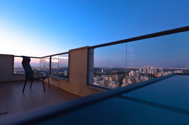  balkon modern şehir merkezinde