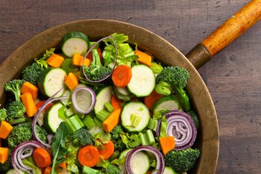 Dilimlenmiş çiğ sebze yakın çekim