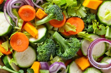Dilimlenmiş çiğ sebze yakın çekim