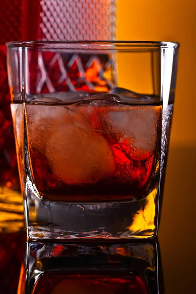 Whiskey with ice — Stock Photo, Image