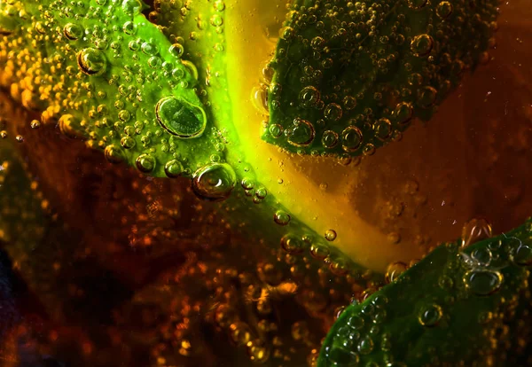 Cola au citron vert, glace et menthe poivrée — Photo