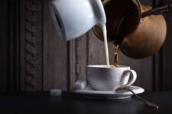 Xícara de café com leite e açúcar — Fotografia de Stock