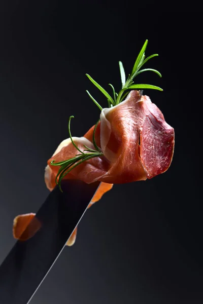 Prosciutto con rosmarino — Foto Stock