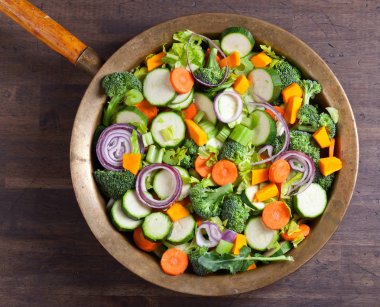 Dilimlenmiş çiğ sebze yakın çekim