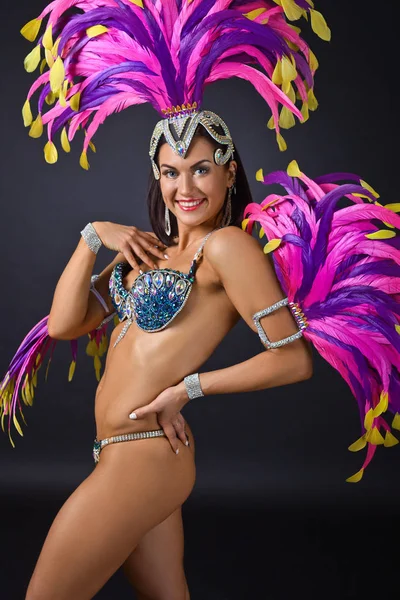 Krásná dívka v karnevalovém kostýmu. — Stock fotografie