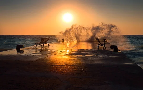 Sunset on the Mediterranean sea during a storm . — Stock Photo, Image