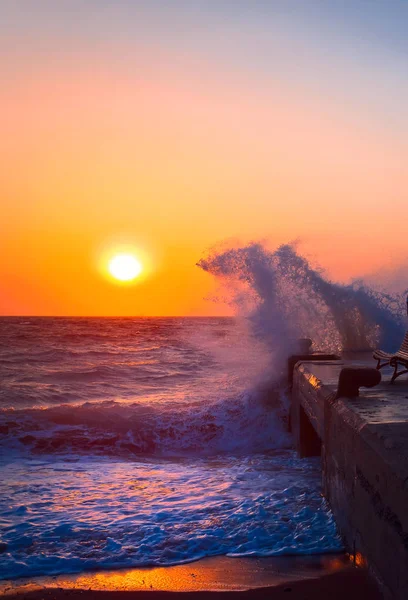 Pôr do sol no mar Mediterrâneo  . — Fotografia de Stock