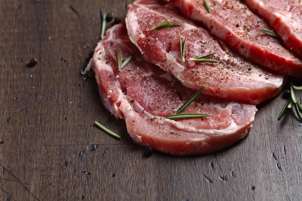 Pork steak met rozemarijn en paprika — Stockfoto