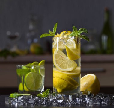 Limon ve nane kokteyli.