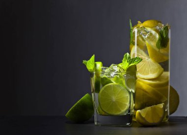 Limon ve nane kokteyli.