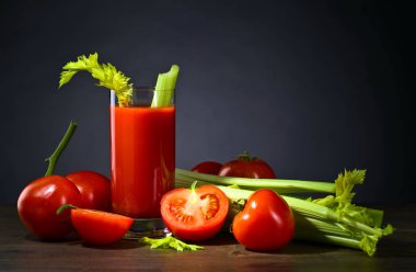 Domates suyu kereviz sopa ile 