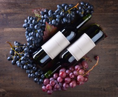 üzüm ve kırmızı şarap. 